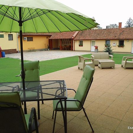 Eszter Apartman Bekescsaba Exterior photo