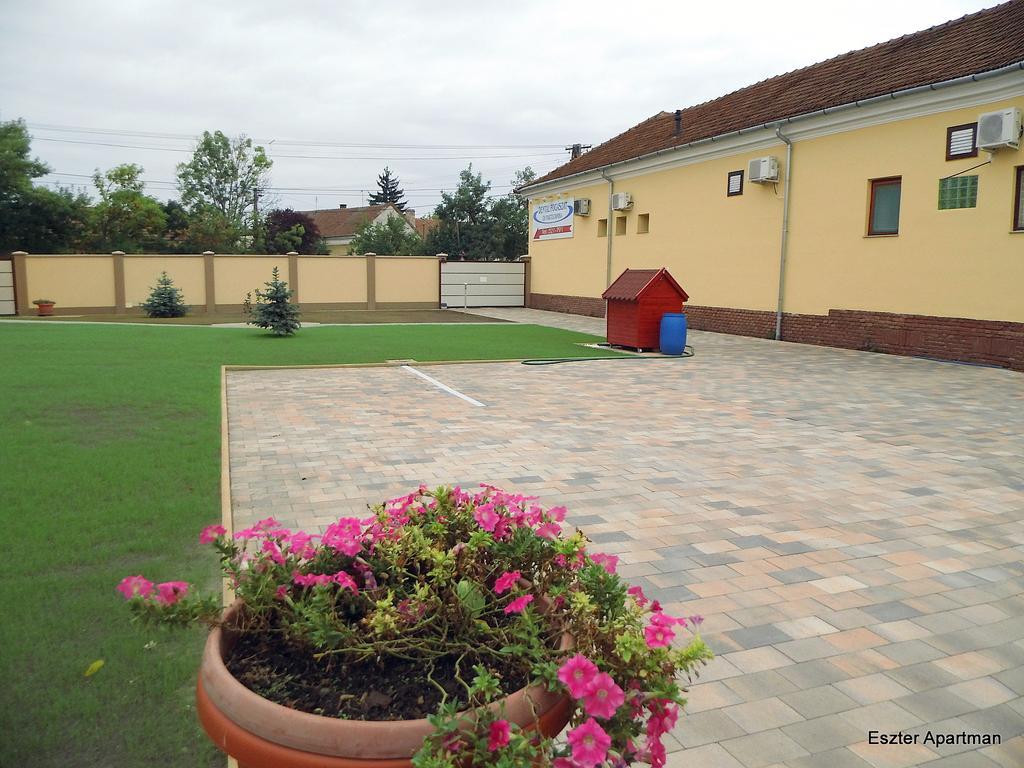 Eszter Apartman Bekescsaba Exterior photo