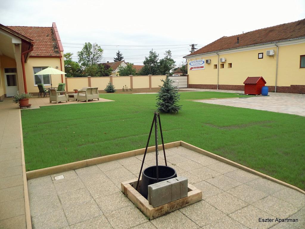 Eszter Apartman Bekescsaba Exterior photo